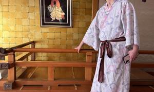 Cultural representative Megumi Amaike, who used tenugui regularly when competing in Kendo (men shita) specified elements to be used in the design of a local tenugui including bridge 21, maple leaves and blue and white. Megumi noted that these elements reflect the marine traditions reflected in Port Colborne from her visit to the community.